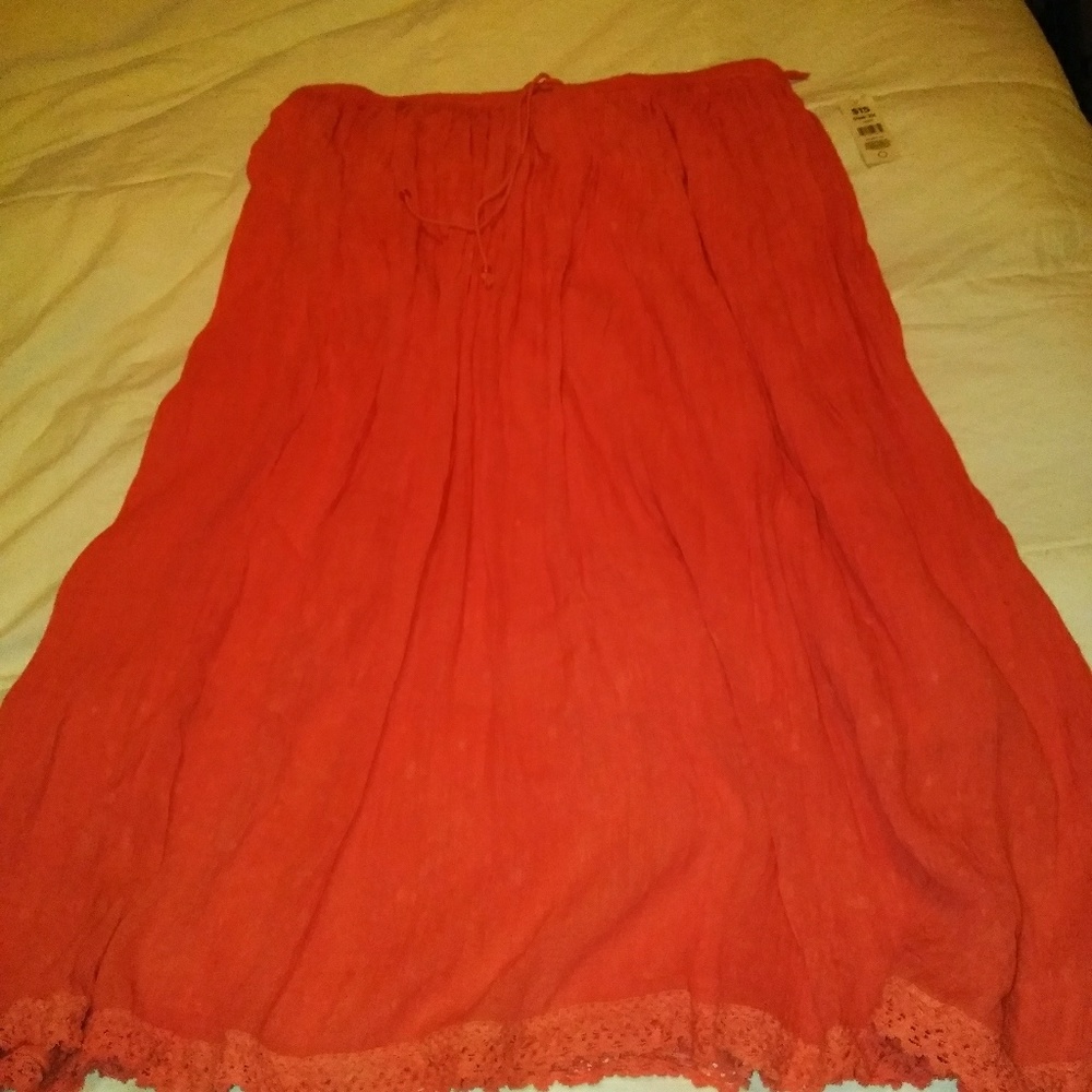 Bobbie Brook's skirt